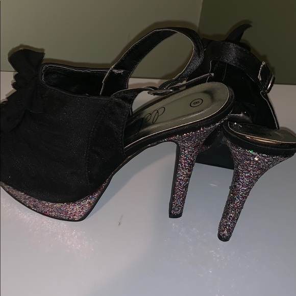 Women’s stilettos - Picture 2 of 4